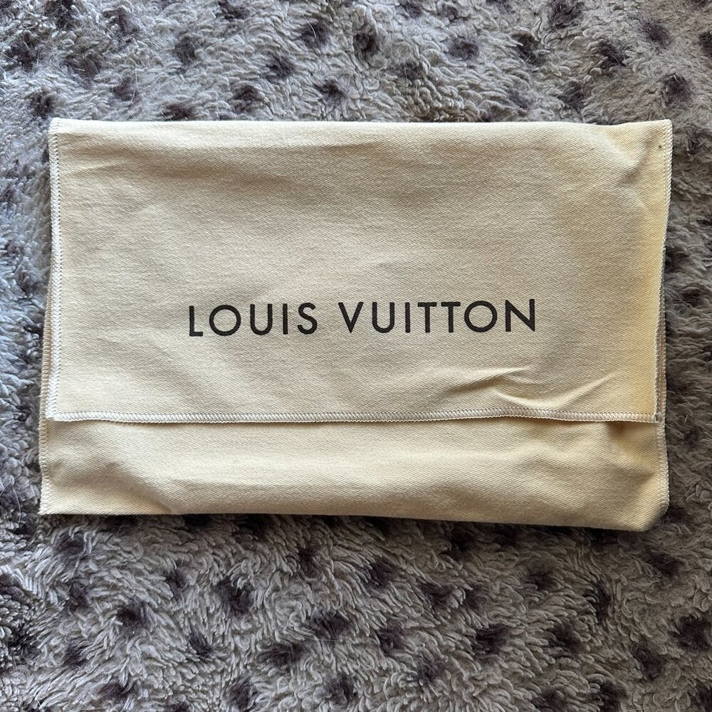 Louis Vuitton Pochette Monogram Shoulder Bag - Picture 5 of 5
